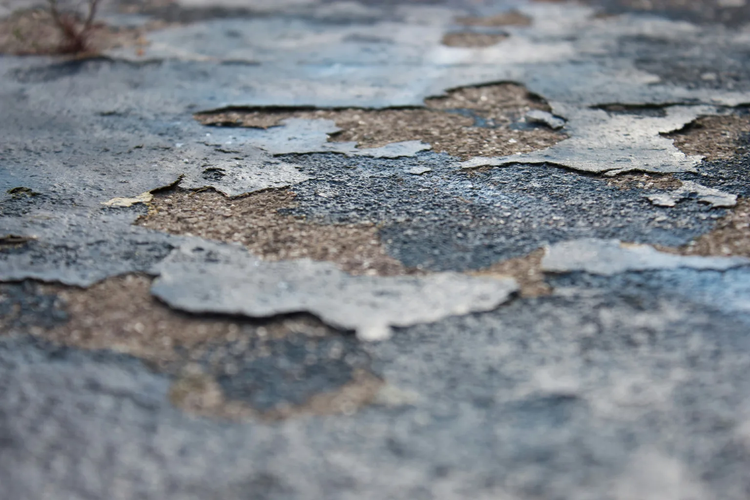 A DIY garage floor coating, year 1 (stock photograph)